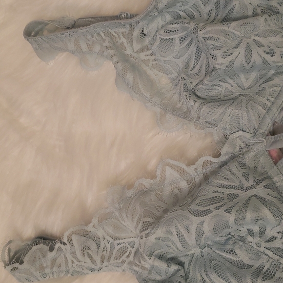 Victoria's Secret PINK Unlined Lace Bralette - Picture 4 of 13